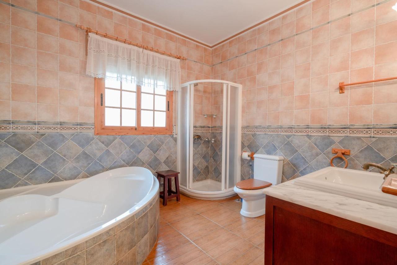Villa Cortijo la Encina Sayalonga Exterior foto