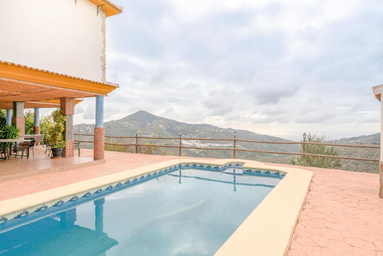 Villa Cortijo la Encina Sayalonga Exterior foto